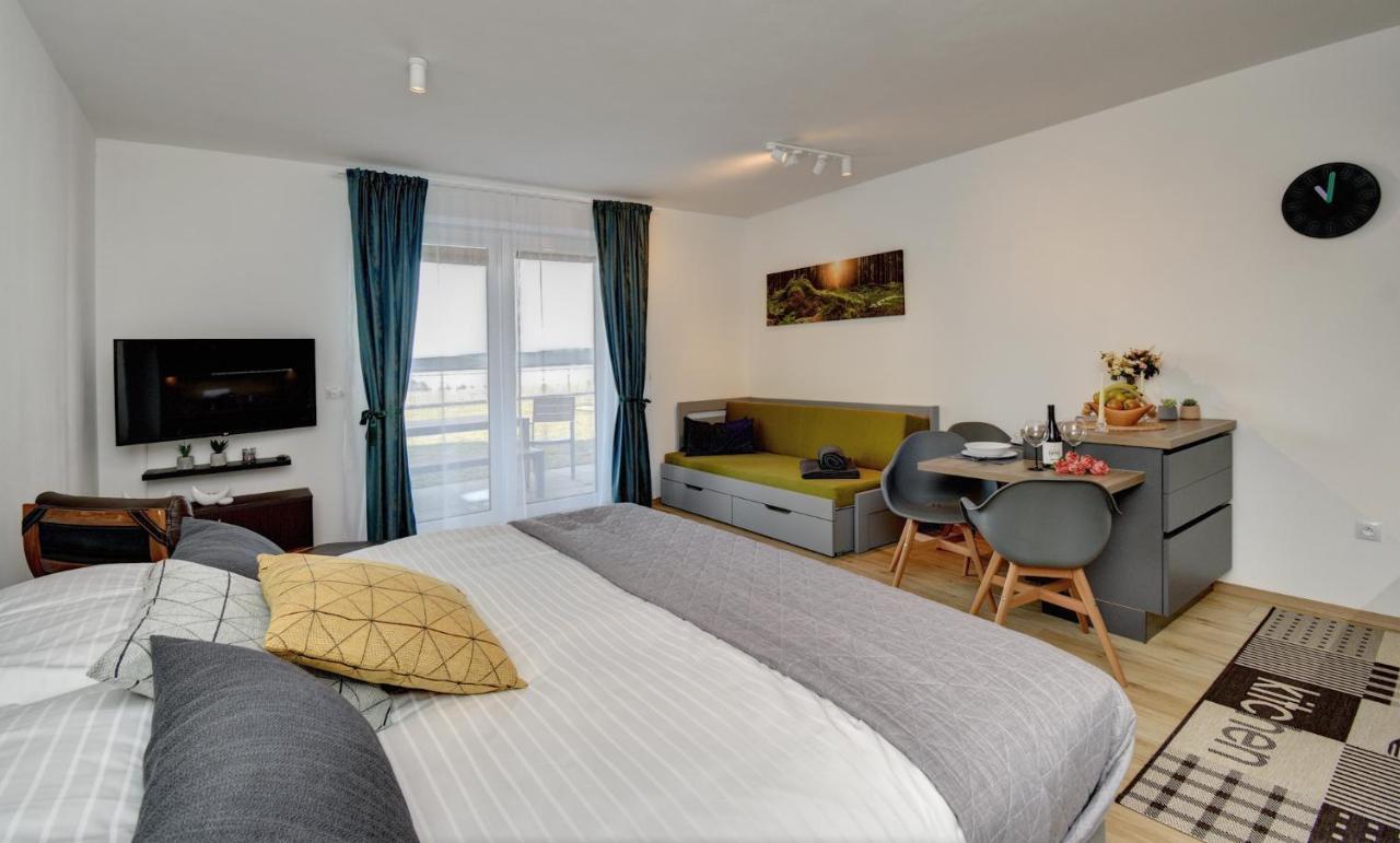 Apartman Lipno - Dve Zatoky Frymburk Exterior foto